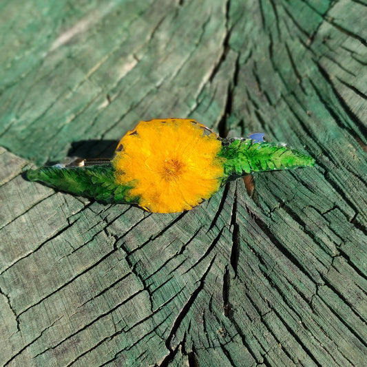 Шнола за коса с жълт цвят и  листенца папрат