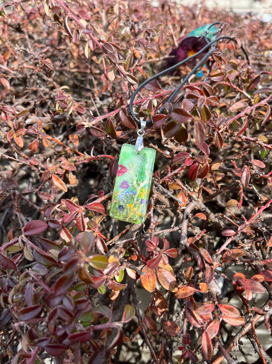 Колие с горски цветове