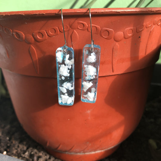 Обеци от смола и пигменти