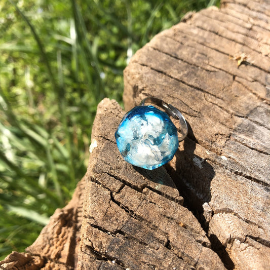 Пръстен - сфера с облачета от смола